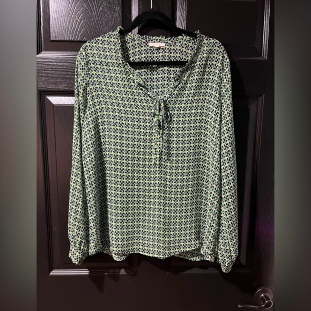 Women’s Green Patterned Long-Sleeve Tie-Neck Blouse